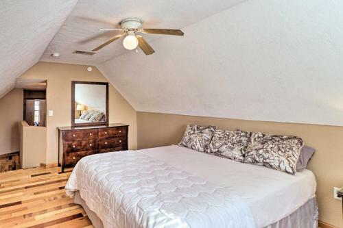 River Cabin With Balcony Less Than 1 Mile To Sugarloaf!