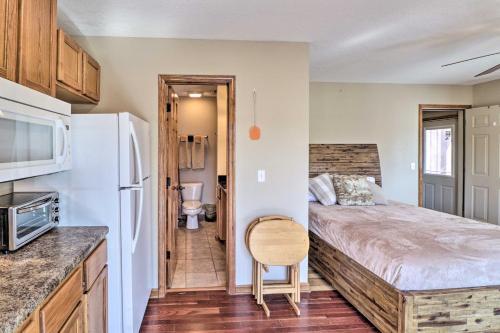 River Cabin With Balcony Less Than 1 Mile To Sugarloaf!