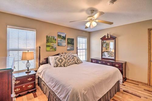 River Cabin With Balcony Less Than 1 Mile To Sugarloaf!