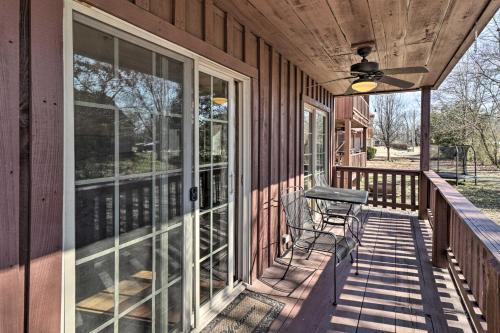 River Cabin With Balcony Less Than 1 Mile To Sugarloaf!