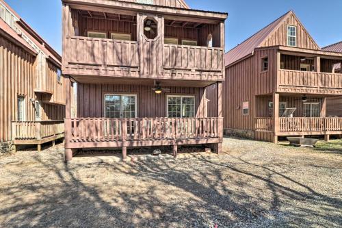 River Cabin With Balcony Less Than 1 Mile To Sugarloaf!