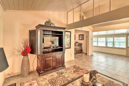 Waterfront Hot Springs Home With 2 Boat Slips!