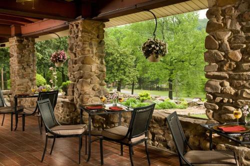 Hilltop Manor B&B