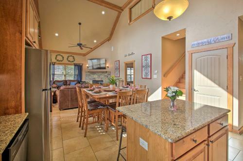 Lake Hamilton Retreat With Hot Tub And Dock!