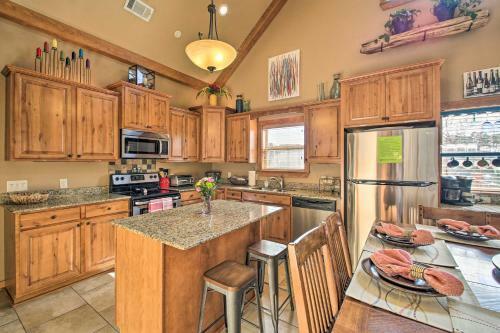 Lake Hamilton Retreat With Hot Tub And Dock!
