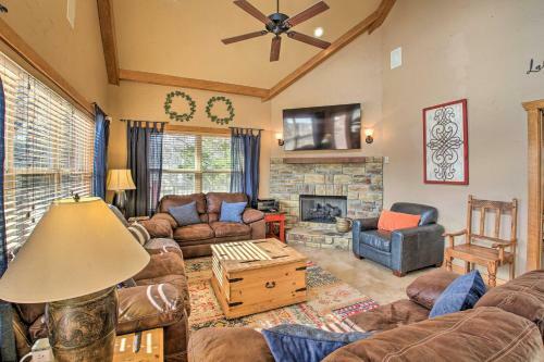 Lake Hamilton Retreat With Hot Tub And Dock!