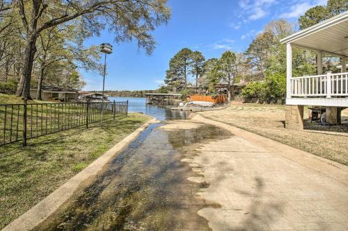 Hot Springs Home With Dock Access And Lake View!
