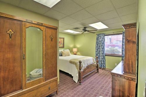 Multi-family Retreat In Dtwn Mountain Home!