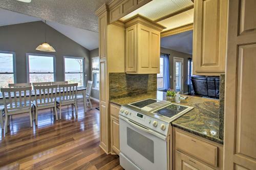 Relaxing Hot Springs Retreat With Gas Fireplace