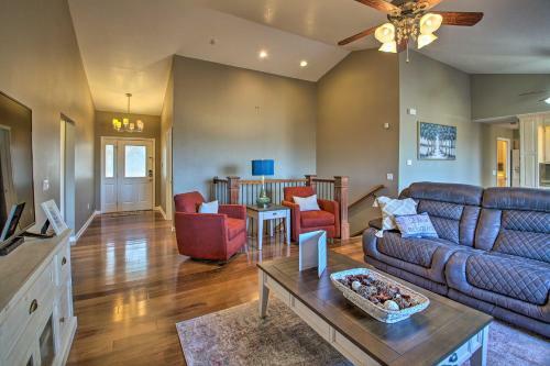 Relaxing Hot Springs Retreat With Gas Fireplace