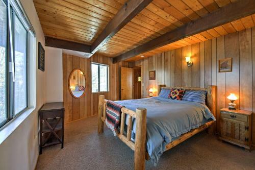 Cabin With Mtn Views And Deck, 5 Min To Arrowbear Lake!