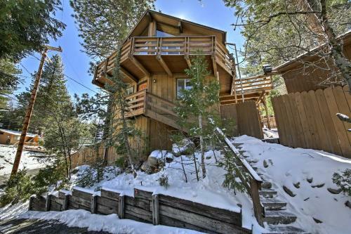 Cabin With Mtn Views And Deck, 5 Min To Arrowbear Lake!