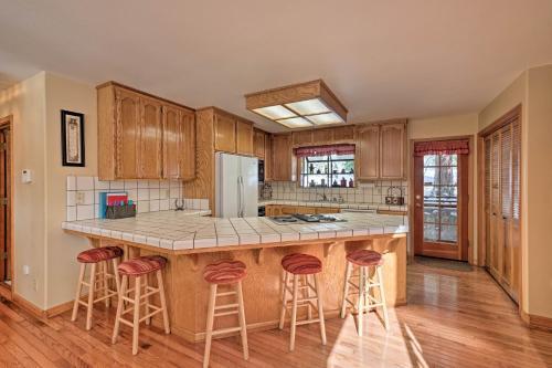 Peaceful Arnold Home With Hot Tub-mins To Bear Valley