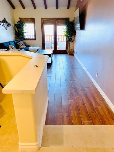 Hamilton Cove-boho Chic Villa W/golf Cart...no Pets.
