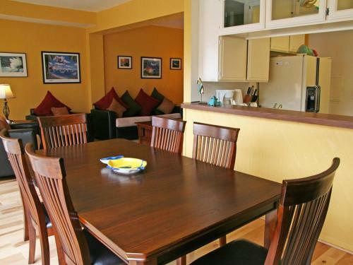 Bahia Vista Condos By Catalina Vacations
