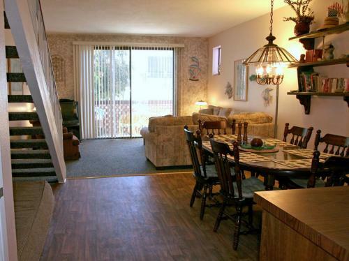 Bahia Vista Condos By Catalina Vacations