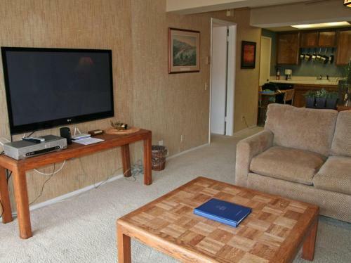 Bahia Vista Condos By Catalina Vacations