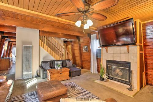 Cozy Cabin About 4 Mi To Snow Summit Ski Resort!