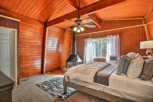 Cozy Cabin About 4 Mi To Snow Summit Ski Resort!