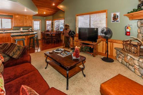Moonridge Mountain Retreat-1876 By Big Bear Vacations