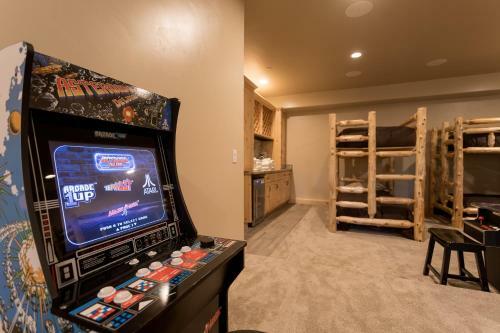 16 - Austin Bear Mountain Lodge - Discounted Price