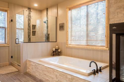 16 - Austin Bear Mountain Lodge - Discounted Price