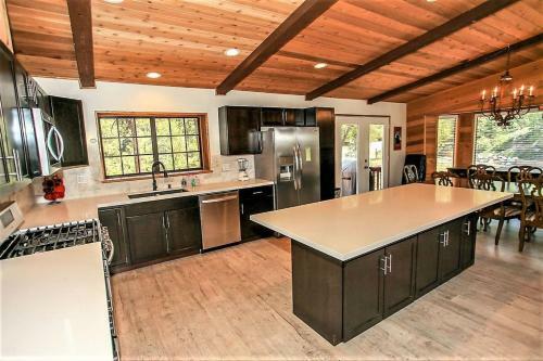 Slice Of Paradise-1758 By Big Bear Vacations