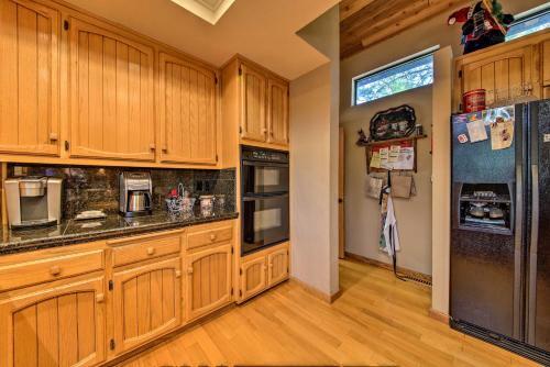 Year-round Mtn Lodge - Hike, Ski, Swim, Fish!