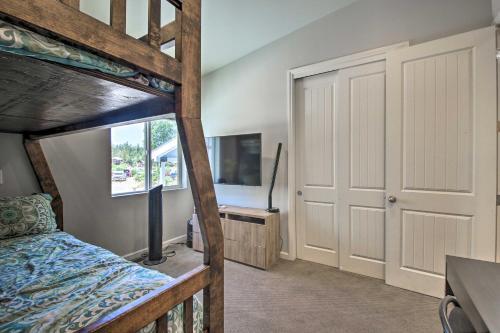 Lakefront Luxury With Outdoor Oasis And Game Room