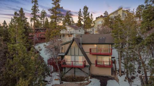 A-frame Delight Is A Beatiful Recently Remodeled Home, Super Close To The Slopes!