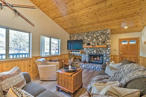 Hillside Hideaway With Hot Tub, 2 Mi To Ski Mtn