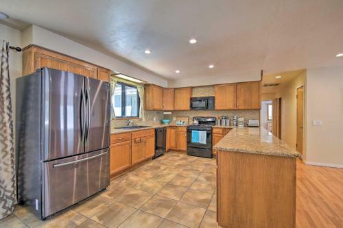 Big Bear Home With Yard - 2 Mi To Lake And Skiing!