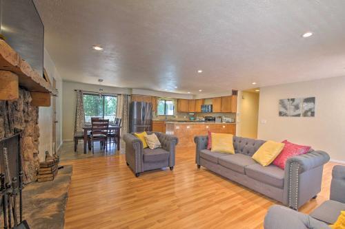 Big Bear Home With Yard - 2 Mi To Lake And Skiing!