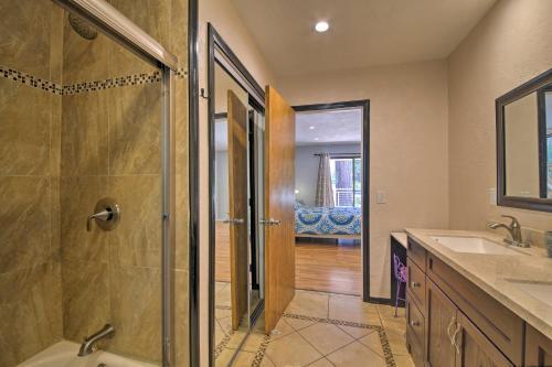 Big Bear Home With Yard - 2 Mi To Lake And Skiing!
