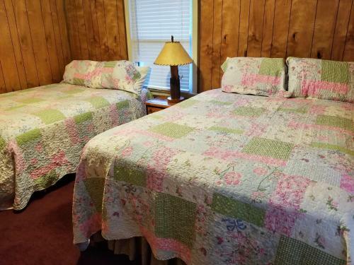 Hotel Grey Squirrel Resort
