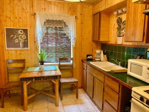 Hotel Grey Squirrel Resort