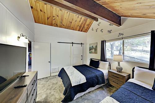 Bluebird Ridge - Game Room - Walk To Skiing, Golf Home