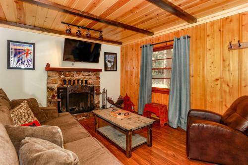 Plymouth Chalet - 1963 By Big Bear Vacations