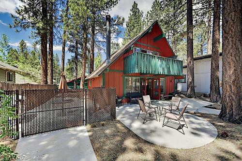 Walk To Resort! Summit Basecamp With Private Hot Tub Home
