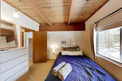 Moonridge Basecamp - Hot Tub, Foosball - By Slopes Home