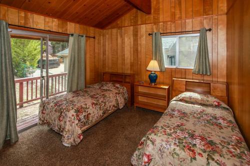 Rustic Vintage Lakefront