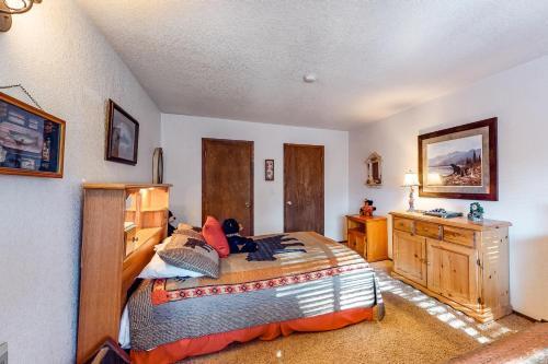 Bear Mountain Manor