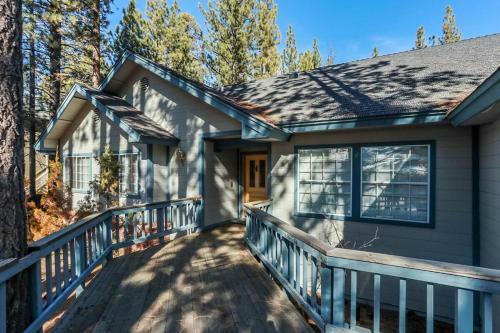 Snowy Pines Cabin - 1911 By Big Bear Vacations