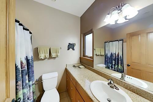 Apartamento All-suite Retreat - 2 Adjacent Units - Hot Tubs Duplex