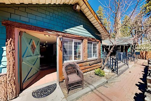 2 Village Homes - Private Sauna - Fun Fenced Yard Home