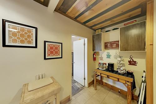2 Village Homes - Private Sauna - Fun Fenced Yard Home