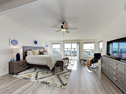 New Listing! Stunning Beach Getaway With Ocean Views Home