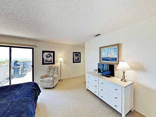 New Listing! Modern Beach Dream With Ocean Views Home