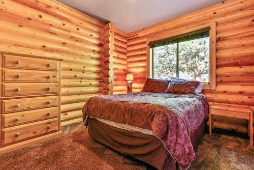 3 Cubs Lakefront Cabin