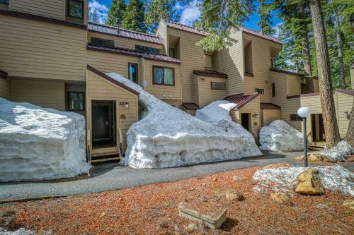 2 Bed 2 Bath Apartment In Carnelian Bay